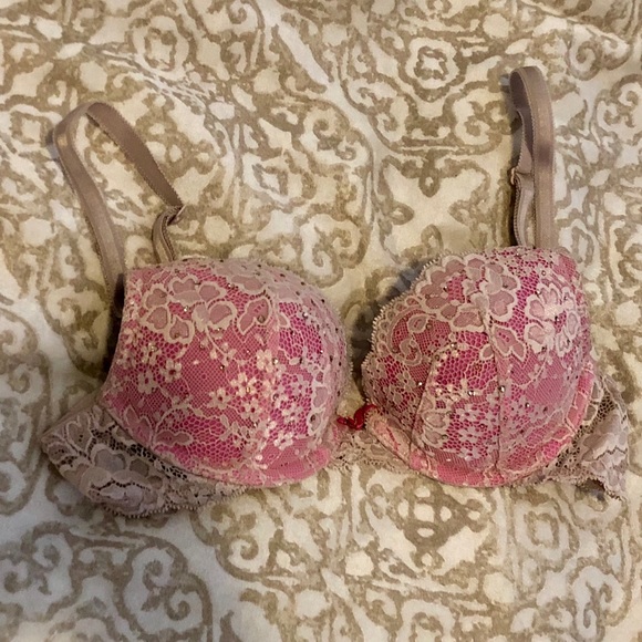Victoria’s Secret push-up bra - Picture 1 of 3
